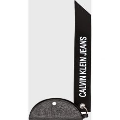 Calvin Klein Jeans - Etui na klucze. Czarne etui damskie marki Calvin Klein Jeans, z jeansu. Za 179,90 zł.