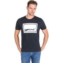 GAS Juby/R Koszulka Niebieski. Niebieskie podkoszulki męskie Gas, m, z nadrukiem, z bawełny, bez kołnierzyka, z krótkim rękawem, krótkie. Za 238,95 zł.