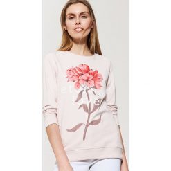 Bluzy damskie: Bluza z kwiatowym nadrukiem - Różowy