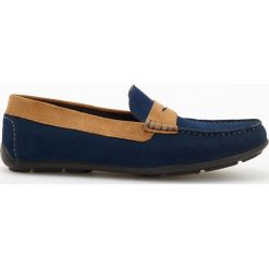 Zamszowe mokasyny - Granatowy. Niebieskie mokasyny męskie Reserved, z zamszu. Za 249,99 zł.