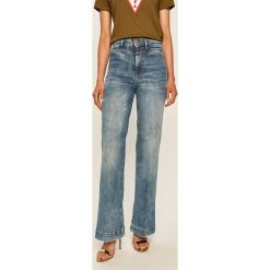 Guess Jeans - Jeansy. Niebieskie jeansy damskie Guess Jeans, z podwyższonym stanem. W wyprzedaży za 449,90 zł.