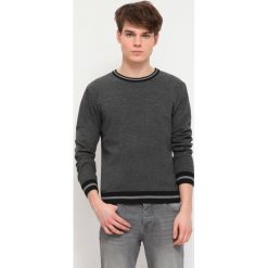 SWETER DŁUGI RĘKAW MĘSKI. Szare golfy męskie marki Top Secret, m, z dzianiny. Za 49,99 zł.