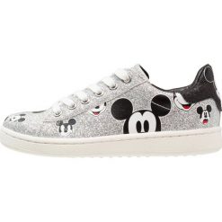 MOA Master of Arts Tenisówki i Trampki silver. Szare trampki męskie marki MOA - Master of Arts, ze skóry. W wyprzedaży za 378,95 zł.