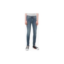 Jeansy slim fit Calvin Klein Jeans J20J208030 - 011 MID RISE. Niebieskie jeansy damskie Calvin Klein Jeans, bez wzorów, z jeansu. Za 409,35 zł.