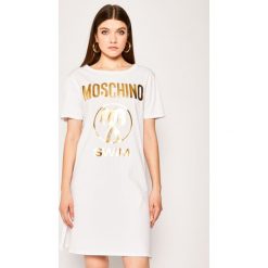 Sukienka codzienna Moschino Underwear & Swim A1907 2103. Czarne sukienki damskie Moschino Underwear & Swim, na co dzień, m, bez wzorów, z elastanu, bez kołnierzyka, bez rękawów, proste. W wyprzedaży za 479,00 zł.