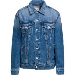 Kurtka jeansowa MOTHER THE BUTTONED UP DRIFTER. Niebieskie kurtki damskie Mother, bez wzorów, z bawełny, retro. Za 1970,00 zł.