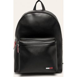 Tommy Jeans - Plecak. Czarne plecaki męskie Tommy Jeans, w paski, z jeansu. Za 449,90 zł.