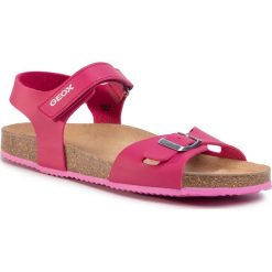 Sandały GEOX - J Adriel Girl C J028MC 000BC C8002 D Fuchsia. Różowe sandały dziewczęce Geox, ze skóry ekologicznej, bez zapięcia. W wyprzedaży za 179,00 zł.