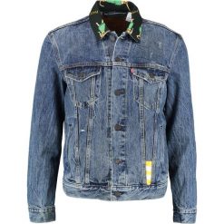 Levi's® THE TRUCKER Kurtka jeansowa blue denim. Niebieskie kurtki męskie jeansowe Levi's®, m. Za 469,00 zł.