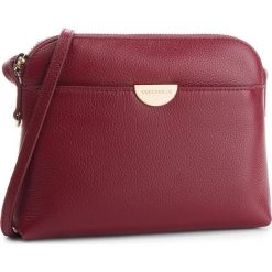 Torebka COCCINELLE - CV3 Mini Bag E5 CV3 55 D3 07 Grape R04. Czerwone listonoszki damskie Coccinelle, ze skóry. Za 699,90 zł.