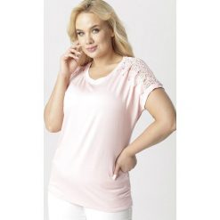 Różowa Bluzka Vivieva. Różowe bluzki damskie Born2be, xl, bez wzorów, bez kołnierzyka, bez rękawów. W wyprzedaży za 49,99 zł.