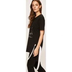 Liu Jo - T-shirt. Czarne bluzki damskie Liu Jo, s, z nadrukiem, z elastanu, z okrągłym kołnierzem. Za 369,90 zł.