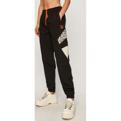 Puma - Spodnie. Czarne spodnie damskie Puma, s, z poliesteru. Za 299,90 zł.