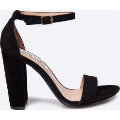 Steve Madden - Sandały. Czarne sandały damskie Steve Madden, bez wzorów, ze skóry, z okrągłym noskiem, bez obcasa, na obcasie, na klamry. W wyprzedaży za 269,90 zł.