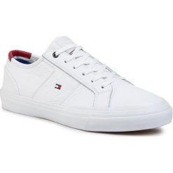 Tenisówki TOMMY HILFIGER - Core Corporate Flag Sneaker FM0FM02593 White. Białe półbuty męskie TOMMY HILFIGER, bez wzorów, z gumy, bez zapięcia. Za 449,00 zł.