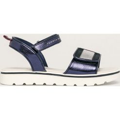 Tommy Hilfiger - Sandały dziecięce. Niebieskie sandały dziewczęce TOMMY HILFIGER, ze skóry ekologicznej, bez zapięcia. Za 299,90 zł.
