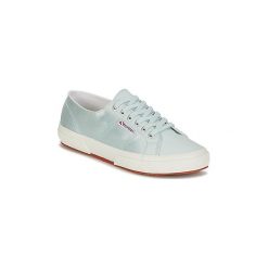 Buty Superga 2750 SATIN W. Niebieskie trampki i tenisówki damskie Superga, bez wzorów, bez zapięcia. Za 295,20 zł.