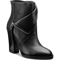 Botki GINO ROSSI - Matera DBH120-T05-RF00-9900-F 99. Czarne botki damskie na obcasie marki Gino Rossi, z materiału. W wyprzedaży za 319,00 zł.