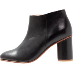 Another project Ankle boot black. Czarne botki damskie skórzane another project. Za 839,00 zł.