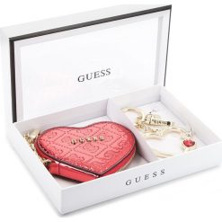 Zestaw upominkowy GUESS - RWNO15 P8401 RED. Czerwone portfele damskie marki Guess, z aplikacjami, ze skóry ekologicznej. W wyprzedaży za 189,00 zł.