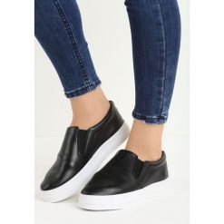 Czarne Slip On Angie. Czarne tenisówki damskie Born2be, z materiału. Za 29,99 zł.