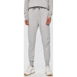 G-Star Raw - Spodnie. Szare spodnie damskie G-Star RAW, s, bez wzorów, z bawełny, retro. Za 369,90 zł.