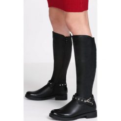 Czarne Kozaki Engrossing. Czarne kozaki damskie Born2be, na co dzień, ze skóry, bez obcasa, na płaskiej podeszwie, bez zapięcia. Za 74,99 zł.