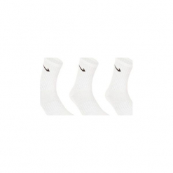 Skarpety sportowe Nike Crew Basic x3. Białe skarpetki męskie Nike, z bawełny. Za 34,99 zł.