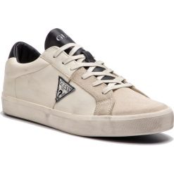 Sneakersy GUESS - FM5NRY ELE12 WHITE. Brązowe sneakersy męskie Guess, na co dzień, z aplikacjami, z zamszu, eleganckie, bez zapięcia. Za 399,00 zł.