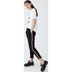 Spodnie tailoring z lampasami. Szare spodnie damskie Pull&Bear, m, bez wzorów. Za 129,00 zł.