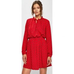 Only - Sukienka. Czerwone sukienki damskie ONLY, na co dzień, s, bez wzorów, z poliesteru, casualowe, ze stójką, bez rękawów, mini, rozkloszowane. Za 169,90 zł.
