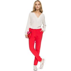 MARVELLA Eleganckie spodnie z gumą w pasie - czerwone. Czerwone spodnie damskie Stylove, s, z poliesteru. W wyprzedaży za 69,50 zł.