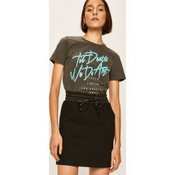 Answear - T-shirt. Czarne bluzki damskie ANSWEAR, s, z nadrukiem, z bawełny, z okrągłym kołnierzem, z krótkim rękawem. W wyprzedaży za 49,90 zł.