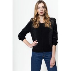 Kardigan Pepe Jeans Pauline PL701567. Czarne swetry damskie Pepe Jeans, m, bez wzorów, z elastanu, bez rękawów, bez kaptura. W wyprzedaży za 299,00 zł.