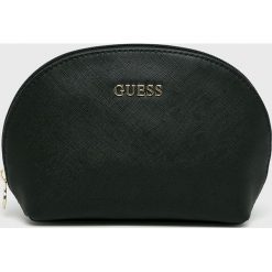 Guess Jeans - Kosmetyczka. Różowe kosmetyczki damskie marki Guess Jeans, z aplikacjami, z poliesteru. Za 139,90 zł.
