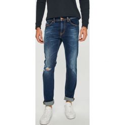Diesel - Jeansy. Niebieskie jeansy męskie marki Diesel, z bawełny. W wyprzedaży za 579,90 zł.