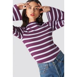 NA-KD Top w paski z półgolfem - Purple. Fioletowe topy damskie NA-KD, w paski, z materiału, z golfem. W wyprzedaży za 64,78 zł.
