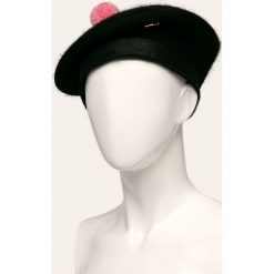 Femi Stories - Beret Adel. Czarne czapki damskie z wełny. W wyprzedaży za 119,90 zł.