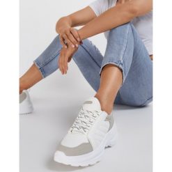 Białe Sneakersy Doreania. Białe sneakersy damskie Renee. Za 109,99 zł.