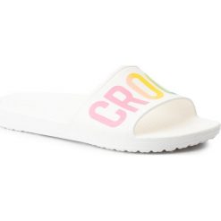 Klapki CROCS - Logo Mania Slide W 205945 White. Białe klapki damskie Crocs, bez wzorów, z tworzywa sztucznego, bez obcasa. Za 89,00 zł.
