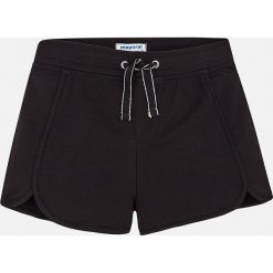 Mayoral - Szorty dziecięce 129-167 cm. Czarne spodenki dziewczęce marki Mayoral, z bawełny, casualowe. Za 64,90 zł.