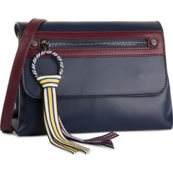 Torebka MONNARI - BAG8500-013 Navy With Burgundy. Niebieskie listonoszki damskie Monnari, bez wzorów, ze skóry ekologicznej, bez dodatków. W wyprzedaży za 119,00 zł.
