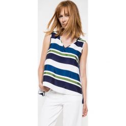 Top w kolorze granatowo-białym ze wzorem. Niebieskie bluzki damskie marki Deni Cler, bez wzorów, z denimu, z włoskim kołnierzykiem. W wyprzedaży za 244,95 zł.