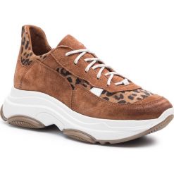 Sneakersy CARINII - B4861 J50-M59-000-D40. Pomarańczowe półbuty damskie Carinii, na co dzień, bez wzorów, ze skóry, bez obcasa, bez zapięcia. W wyprzedaży za 259,00 zł.