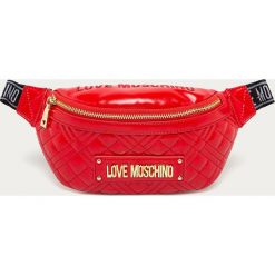 Love Moschino - Nerka. Czerwone nerki damskie Love Moschino, w paski, ze skóry ekologicznej, pikowane, z aplikacjami. Za 589,90 zł.