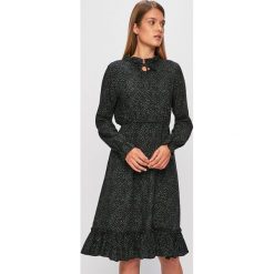 Answear - Sukienka. Zielone sukienki damskie ANSWEAR, na co dzień, s, bez wzorów, z wiskozy, casualowe, bez kołnierzyka, z długim rękawem, długie, mini, rozkloszowane. Za 129,90 zł.