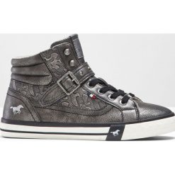 Sneakersy Mustang bonprix ciemnoszary. Szare buty sportowe damskie bonprix. Za 239,99 zł.