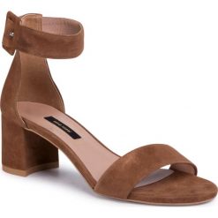Sandały GINO ROSSI - DNK207 Brown. Pomarańczowe klapki damskie Gino Rossi, bez wzorów, ze skóry, bez obcasa, na obcasie. Za 259,99 zł.