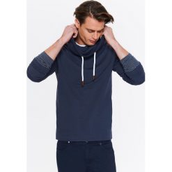Bluza męska nierozpinana z golfem. Bluzy męskie Top Secret, na lato, xxl, bez wzorów, eleganckie, z golfem, bez rękawów, bez kaptura. W wyprzedaży za 39,99 zł.