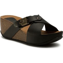 Klapki SCHOLL - Elanais 782690-50-8 Black. Czarne klapki damskie Scholl, bez wzorów, ze skóry, bez obcasa, na obcasie. Za 349,00 zł.